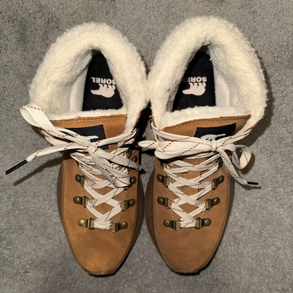Sorel Women's Out 'N About III Conquest Boots Tan Suede Waterproof - Picture 2 of 7